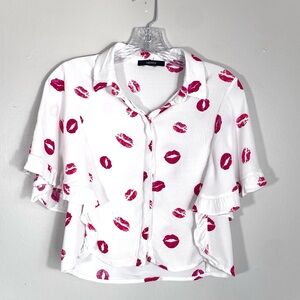 Forever 21 Lip Print Ruffle Sleeve Blouse White Red Kiss Button Up Top